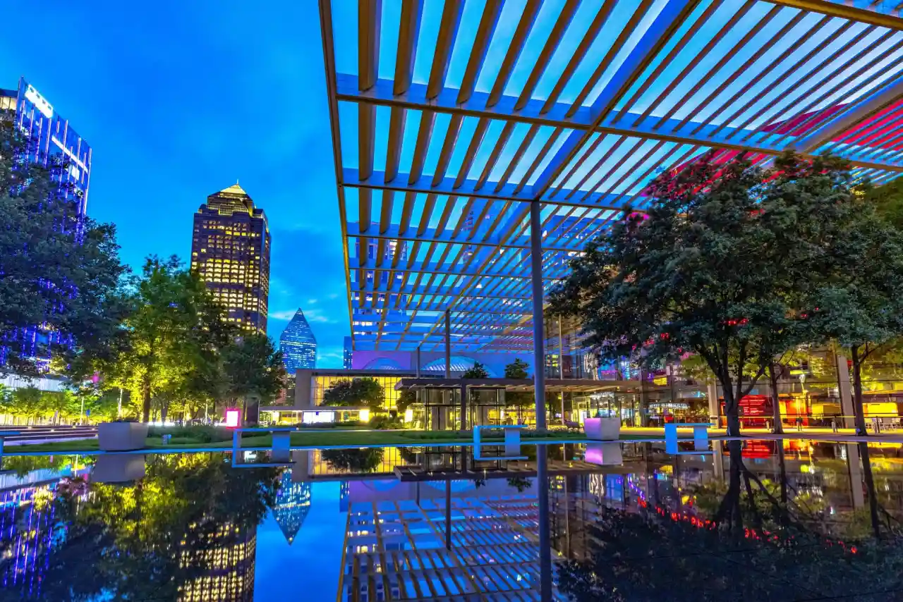 Dallas, Texas skyline, Whitwell & Co. virtual advisory services